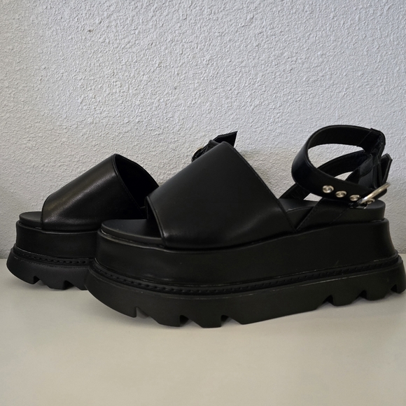 Lamoda Shoes - NWOT ASOS Lamoda Black Flatform Sandals
